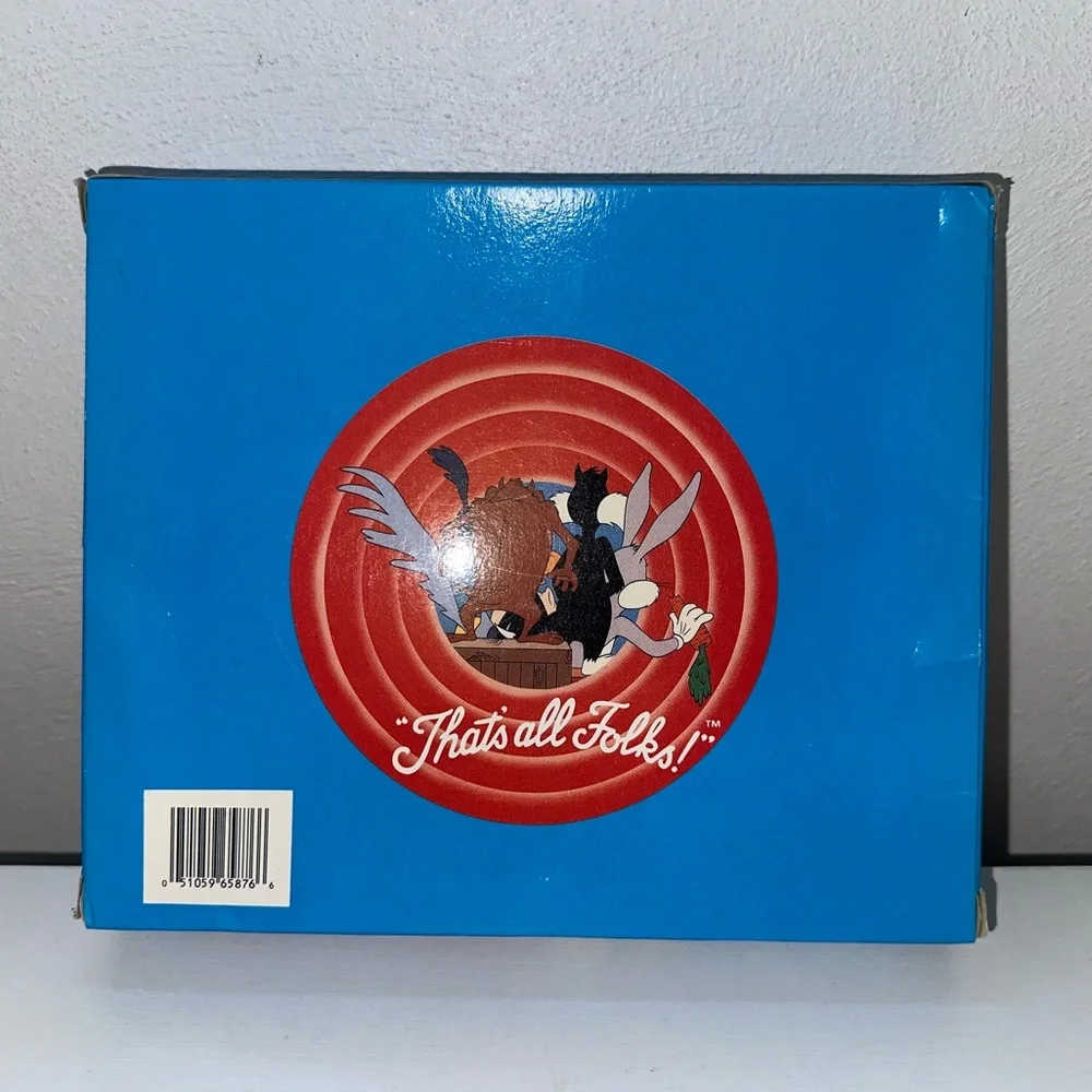 Vintage 1990 Looney Tunes Daffy Wallet & Keychain Set